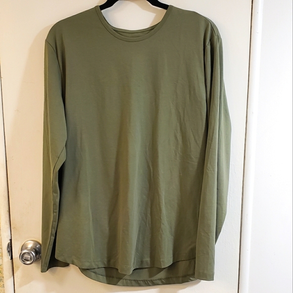 Cuts Clothing Other - 🌻NWOT CUTS Clothing Long Sleeve Tee